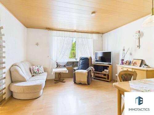 Wohnzimmer EG - 8 Zimmer Einfamilienhaus in Oberndorf