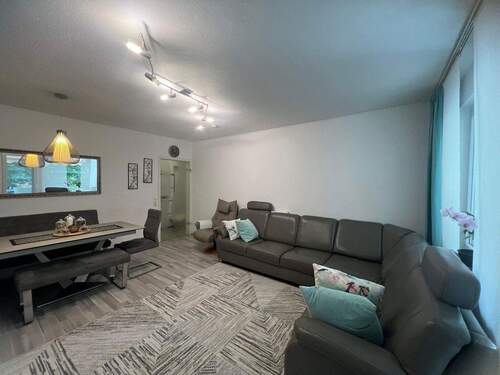 Bild 1 - Exklusive 3-Zimmer-Wohnung in Bestlage - direkt am Rhein, Zoo & Seilbahn in unmittelbarer Nähe