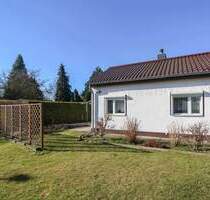Charmanter Bungalow mit Kamin, großem Grundstück und viel Potenzial in Altglienicke - Berlin