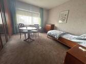 Schlafzimmer 1 im EG - 