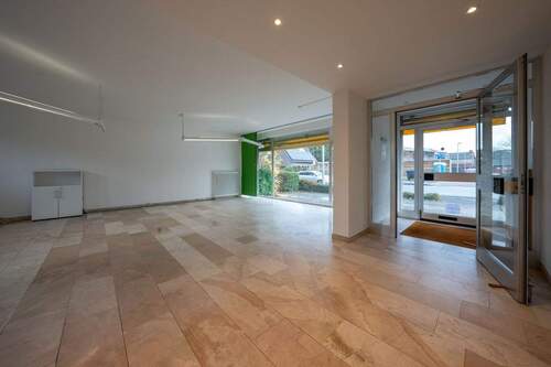 Ladenlokal - 5 Zimmer Mehrfamilienhaus, Wohnhaus zum Kaufen in Dormagen