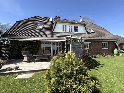 WE 1 - 9 Zimmer Mehrfamilienhaus, Wohnhaus in Risum-Lindholm
