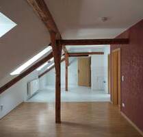 Nordstraße 68 - Dachwohnung mit wohnraumgestaltenden Balken - Weißenfels