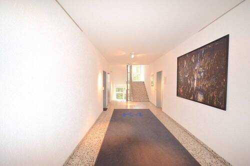 Treppenhaus Eingang - 