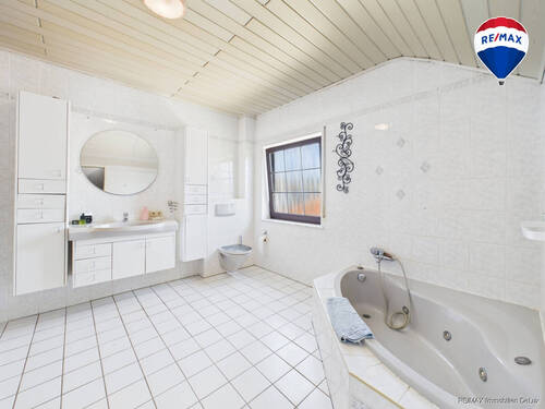 RE/MAX Immobilien DeLux Haus verkauf Brotdorf - 