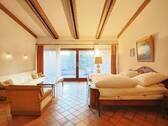 Imposanter Schlafbereich mit Ankleidebereich und Bad en Suite - 