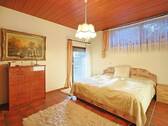 Helles Schlafzimmer mit Zugang zum Balkon - 