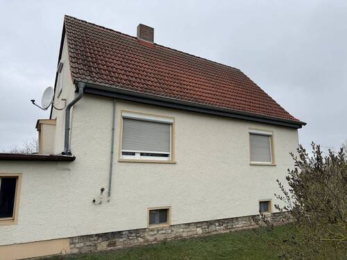 Gartenansicht - Freistehendes EFH in einer kleinen Wohngegend