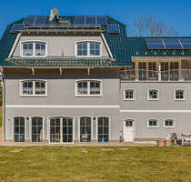 Wohnen mit Stil - Einfamilienhaus mit Pool und Garten in ruhiger Lage von Lauter - Lauter-Bernsbach