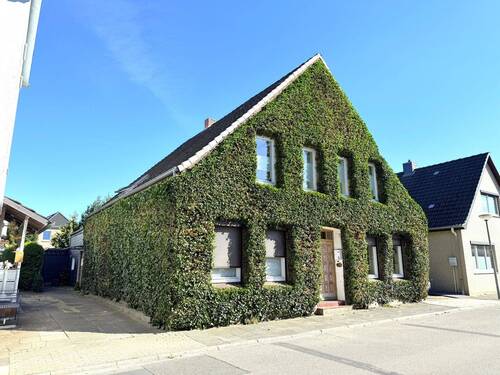 Haus Straßenseite - Charmanter, gepflegter Altbau in guter Innenstadtlage