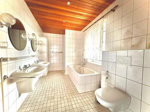 Modernes Badezimmer - 