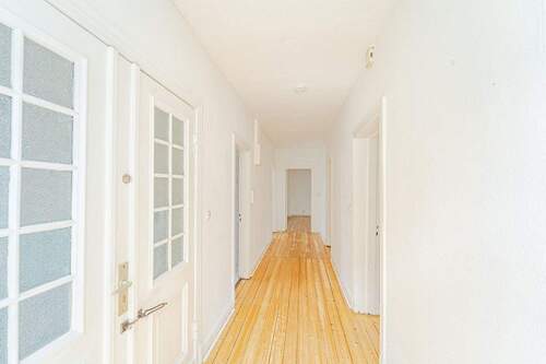 Flur - Mehrfamilienhaus, Wohnhaus zum Kaufen in Lübeck