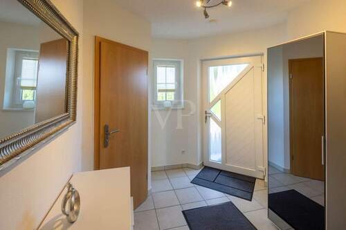Eingangsbereich - 7 Zimmer Doppelhaushälfte in Wiedergeltingen