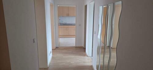 Flur.jpg - Etagenwohnung mit 72,00 m&sup2; in Rottenburg a. d. Laaber zur Miete