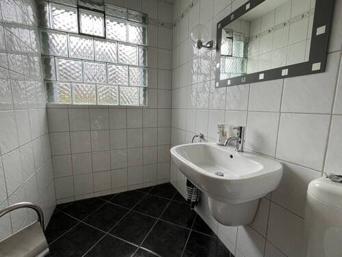 WC - 