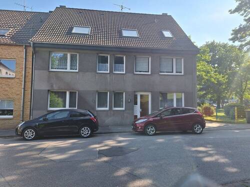 Haus Mönchengladbach 3.jpg - Mehrfamilienhaus in Mönchengladbach-Wickrath mit 5 Wohneinheiten