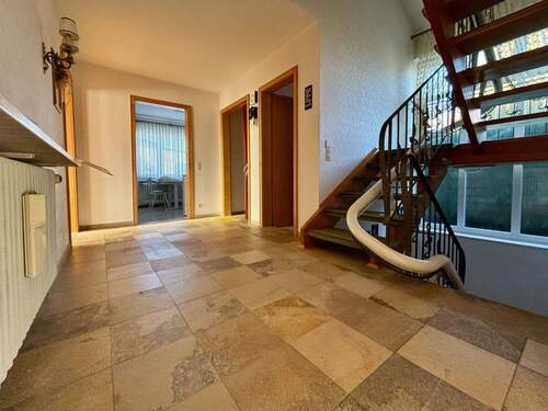 Flur - 6 Zimmer Einfamilienhaus zum Kaufen in Balingen