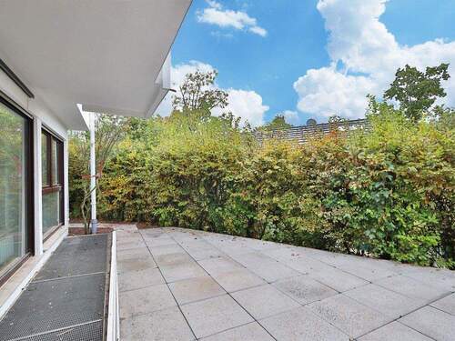 Große Terrasse - 5 Zimmer Doppelhaushälfte in Leonberg