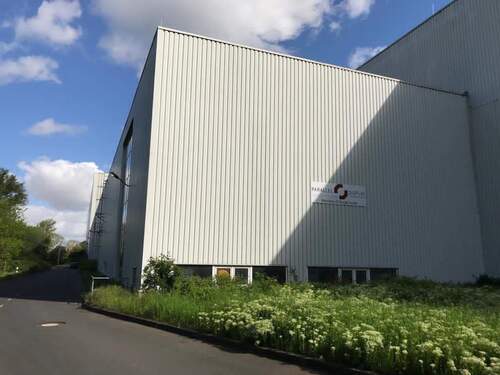 Außenansicht Produktionshalle 8 m hoch - 