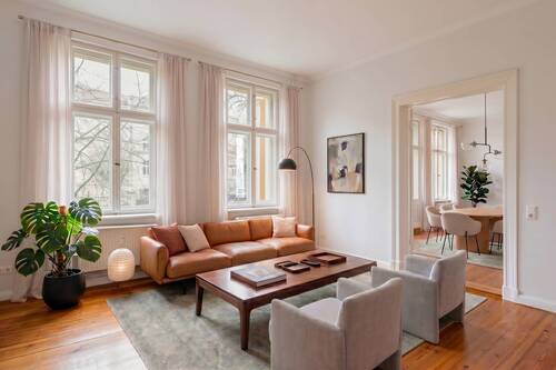Wohnzimmer - digitales Staging - Großzügige Hochparterrewohnung mit Garten in begehrter City-Lage