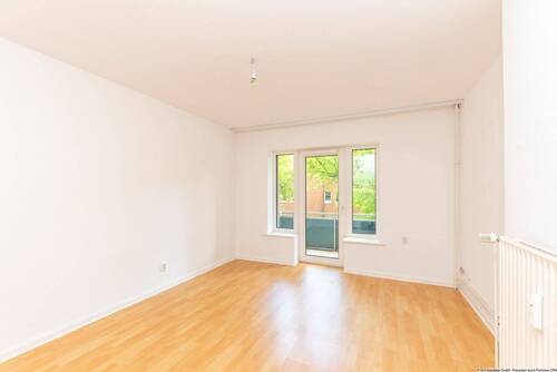 Wohnzimmer - 2 Zimmer Etagenwohnung in Kiel