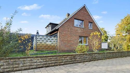 Ansicht - 8 Zimmer Einfamilienhaus zum Kaufen in Nienburg