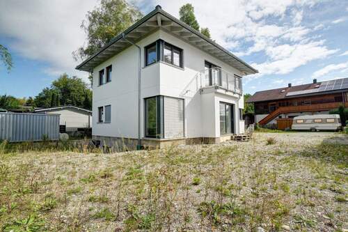 Rückansicht und Garten - 