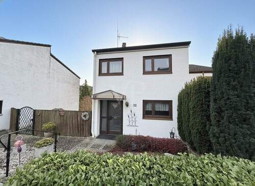 Eingangsbereich - 4 Zimmer Reihenendhaus in Heimsheim