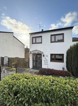 Eingangsbereich mit Garten - Reihenendhaus mit 108,00 m&sup2; in Heimsheim zum Kaufen