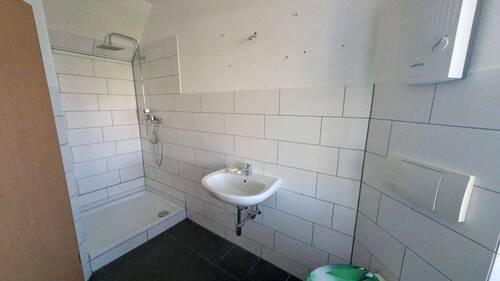 Badezimmer in Wohnung 2 im EG - 