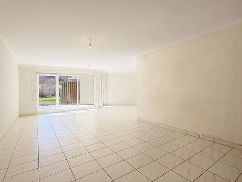 Großzügiger und heller Wohn- und Essbereich - 4 Zimmer Etagenwohnung in Kirchheim unter Teck