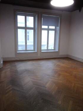 Raum links vorne - 