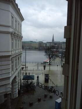 Blick zur Binnenalster - Historische BüroPraxisfläche in gefragter City-Lage