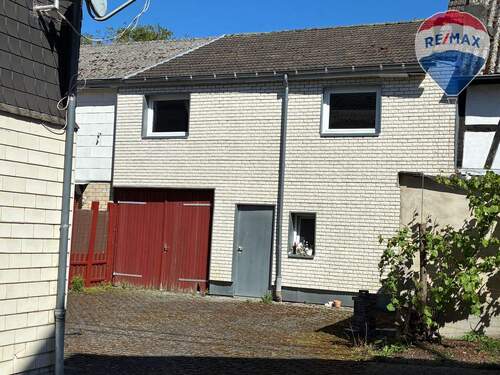 6. Hinterhaus - 
