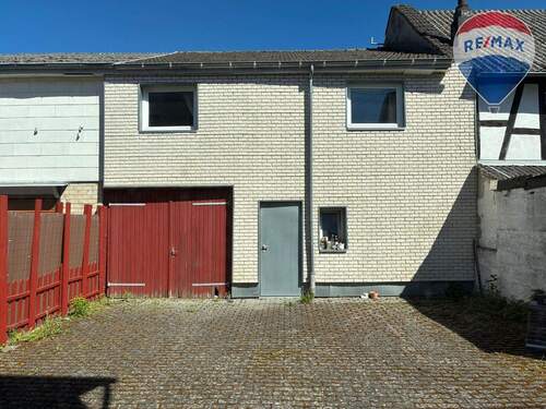 7. Hinterhaus - 