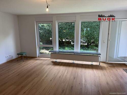 Wohnzimmer - 8 Zimmer Einfamilienhaus zur Miete in Geislingen an der Steige