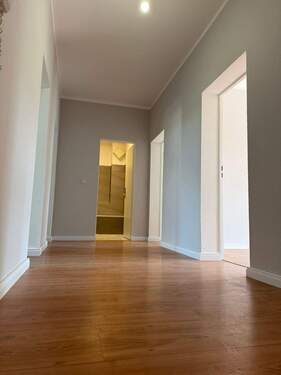 Flur - 4 Zimmer Etagenwohnung zur Miete in Chemnitz