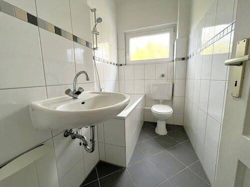 Bad - Etagenwohnung mit 53,50 m&sup2; in Essen zur Miete