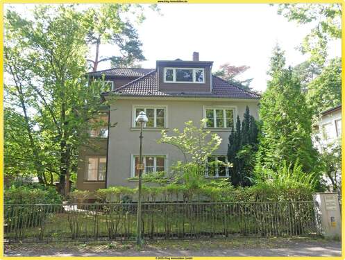 Frontansicht 2 - Frohnau! Ansprechendes Dreifamilienhaus mit 2 bezugsfreien Wohnungen im EG u. OG