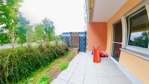 Terrasse und Gartenanteil - Etagenwohnung mit 76,00 m² in Neustadt an der Aisch zum Kaufen