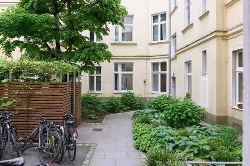LowRes_HighRes_L1070526.jpg - 