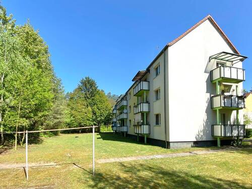 Außenansicht - 3 Zimmer Etagenwohnung in Rauen