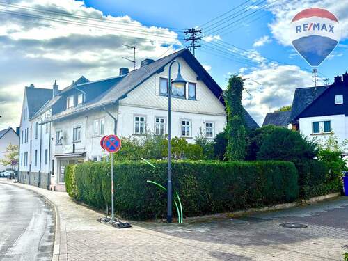 2. Haus - 6 Zimmer Mehrfamilienhaus, Wohnhaus in Dornburg