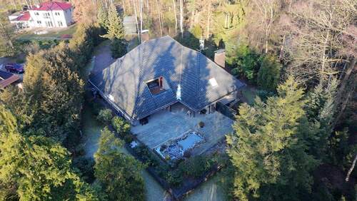 Drohenaufnahme Rückansicht - 8 Zimmer Mehrfamilienhaus, Wohnhaus in Wenzendorf