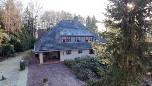 Drohenaufnahme Seite - Mehrfamilienhaus, Wohnhaus mit 300,00 m&sup2; in Wenzendorf zum Kaufen