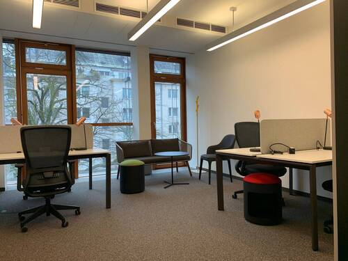 Möbliertes Büro mit 4 Arbeitsplätzen - 