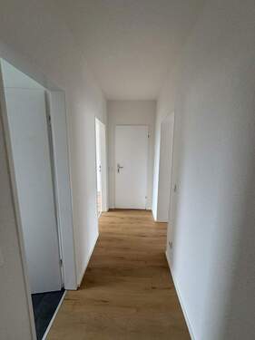 Flur - 3 Zimmer Etagenwohnung zur Miete in Kassel