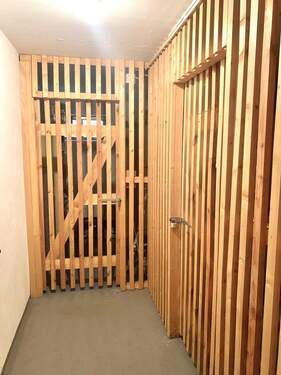 separates Kellerabteil - 