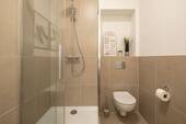 14 Weinbergsweg_Dusche_WC.jpg - 