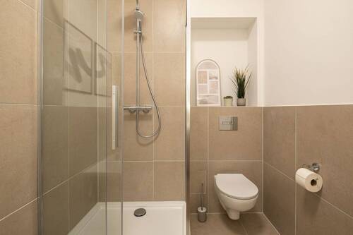 14 Weinbergsweg_Dusche_WC.jpg - 